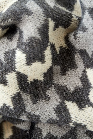 Winter scarf snowy snuggle - multi  h5 Picture3